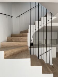 Escaleras forradas con madera