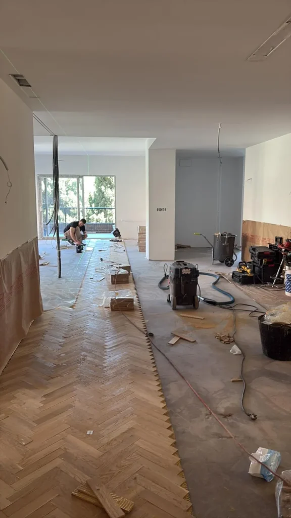 Finalizando los detalles e instalación del suelo