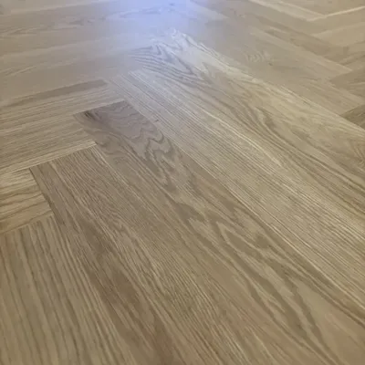 Suelo de tarima instalado por Pavisuelos